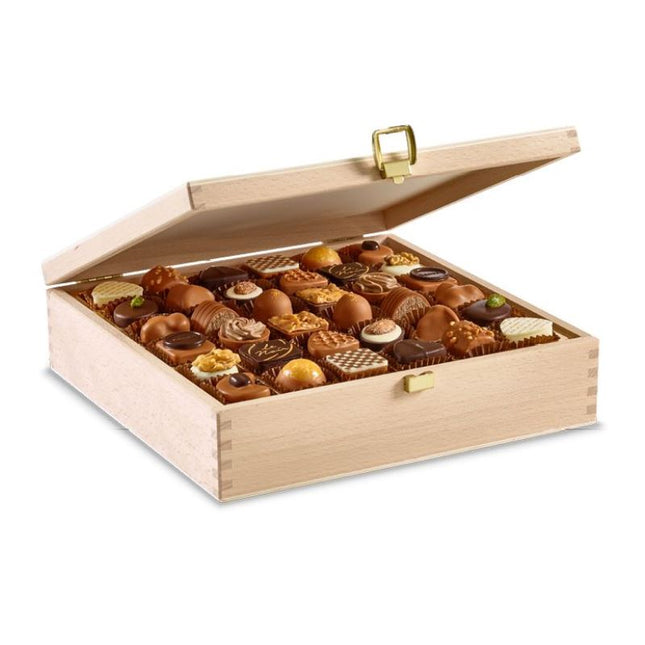 Woodbox Of 72 Assorted Praline Chocolates