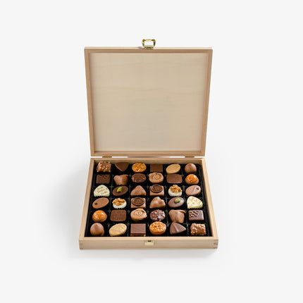 Woodbox of 36 Assorted Praline Chocolates