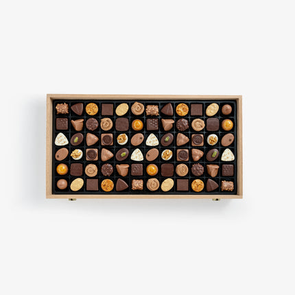 Woodbox Of 72 Assorted Praline Chocolates